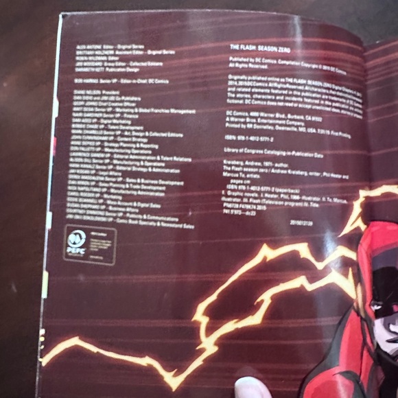 DC Comics The Flash Season Zero Paperpack Comic Book 2015 - Picture 9 of 9